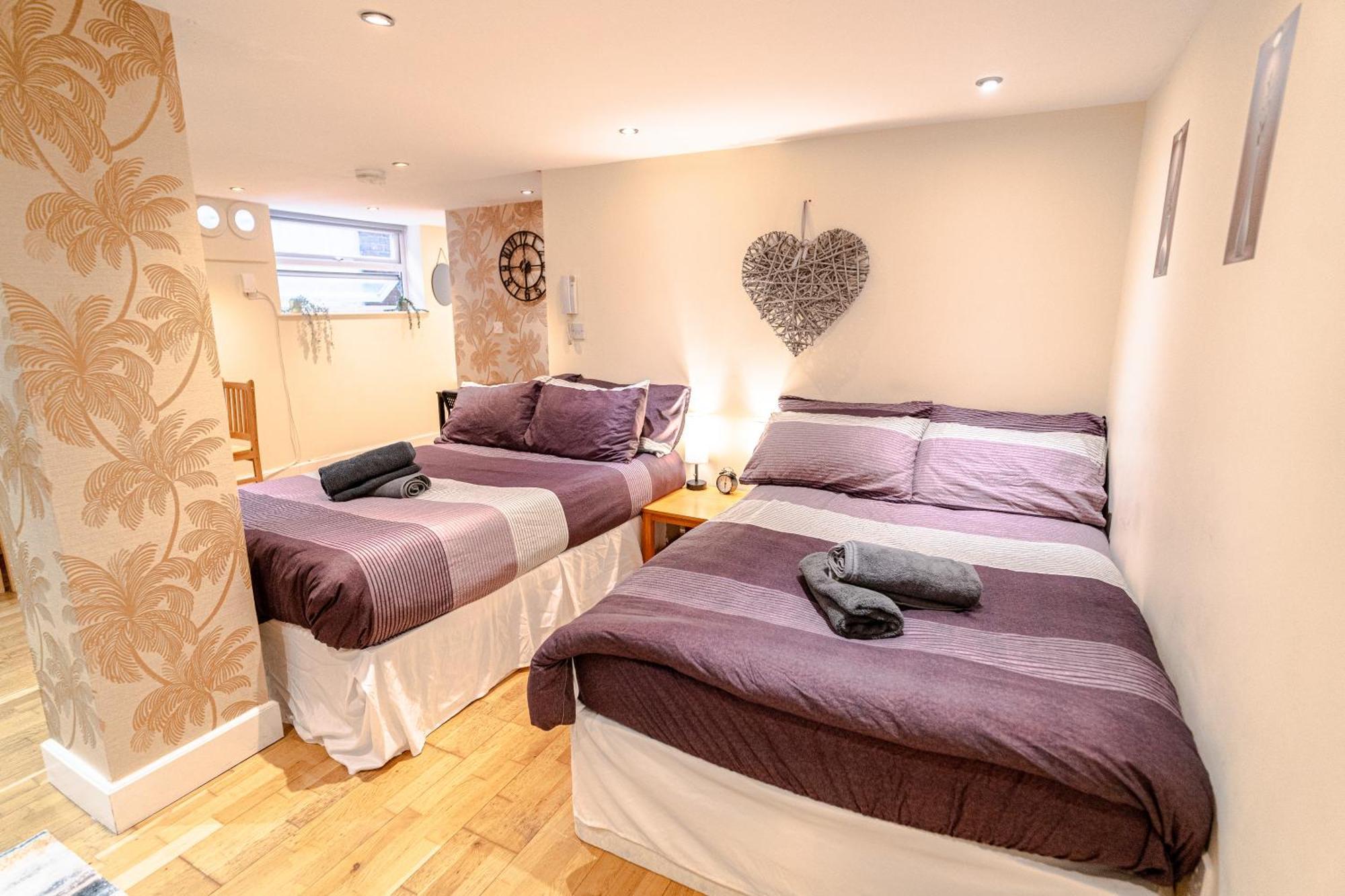 Large 2min To Hendon Station Apartment